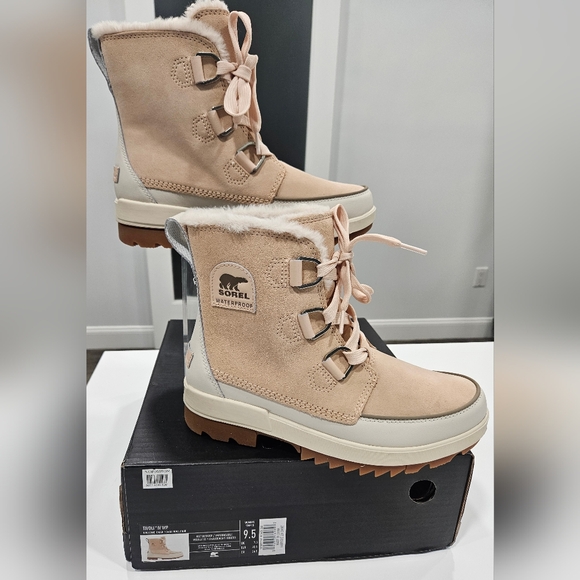 Ladies NWT Sorel Winter Boots - Picture 2 of 9